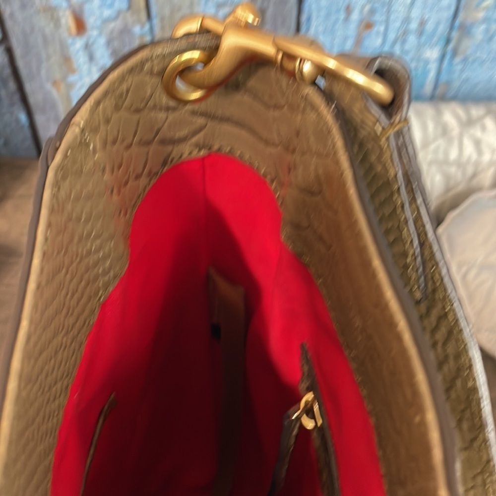 Dooney & Bourke Brynn tote.​​ - Picture 12 of 15